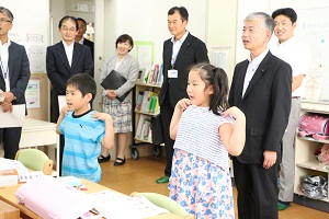 福島県教育長が町立学校を訪問