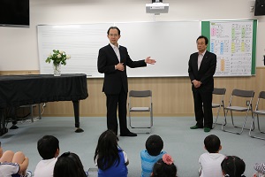 福島県知事が町立学校を訪問