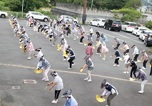 双葉郡交流スポーツ大会、相馬流山踊り練習を激励