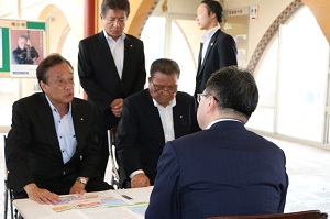 復興大臣、経済産業大臣が双葉町内を視察