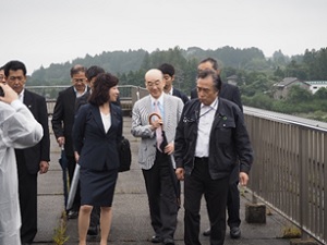 野田総務大臣視察